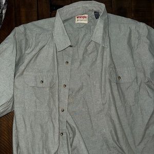 Short sleeve button down